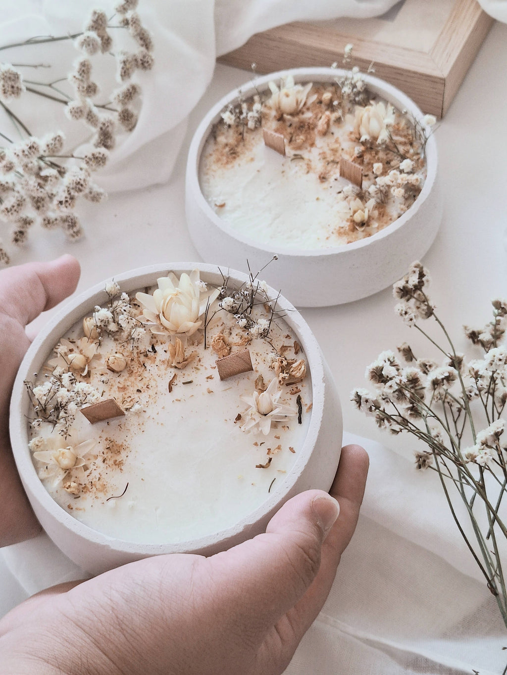 Floral soy candle in cement jar – Floral scent