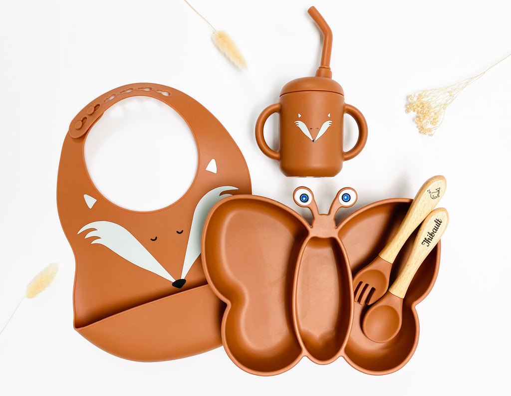 Butterfly meal pack with cutlery, straw glass and bib