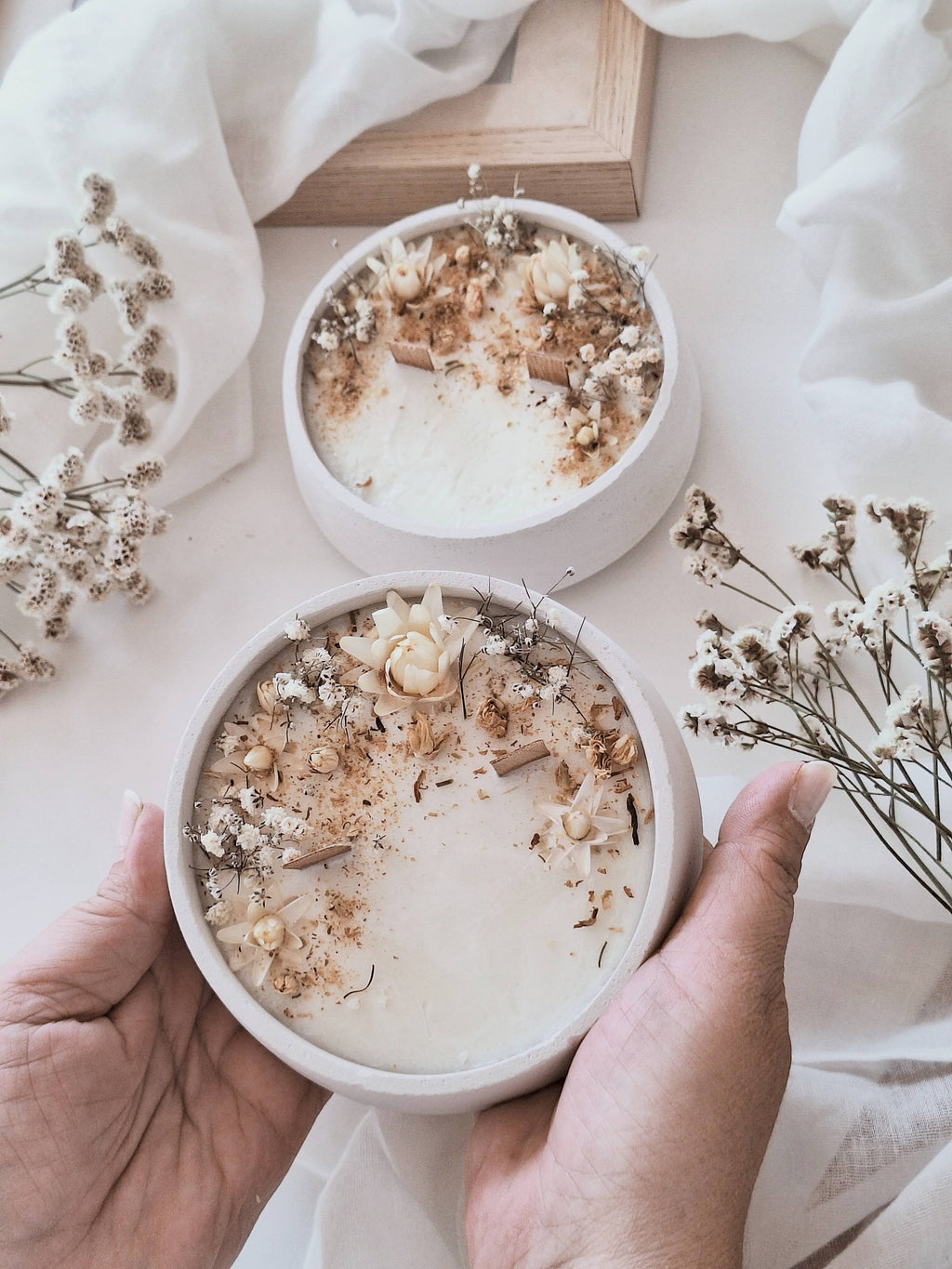 Floral soy candle in cement jar – Floral scent