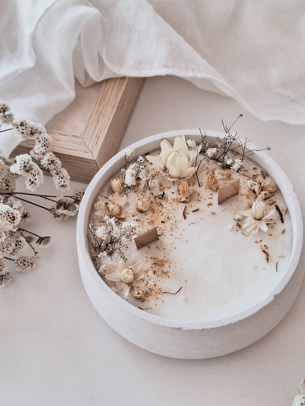 Floral soy candle in cement jar – Floral scent