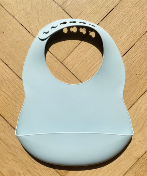 Silicone bib for babies and children