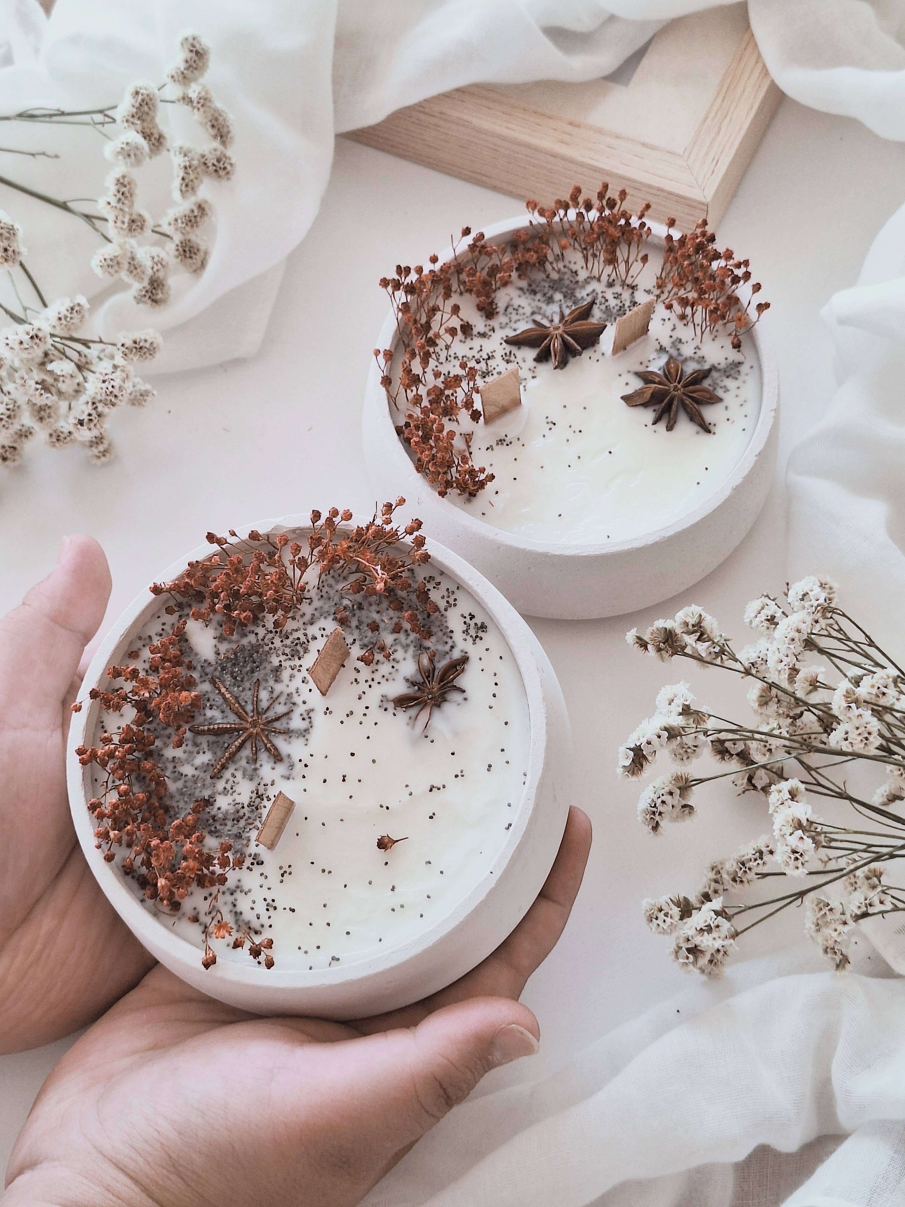 Soy floral candle in cement jar – Woody aroma
